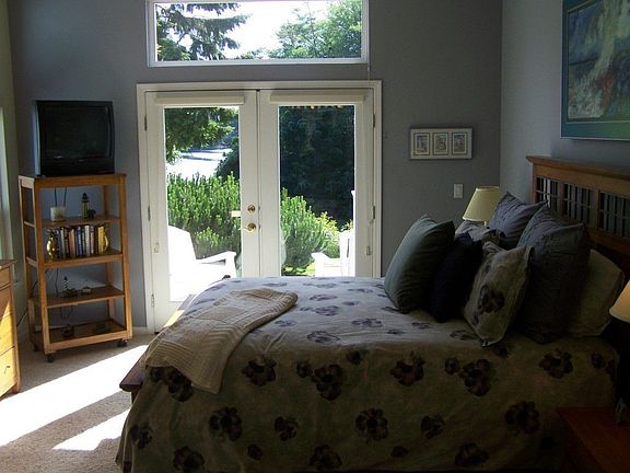4th image of 301 S Keel Way