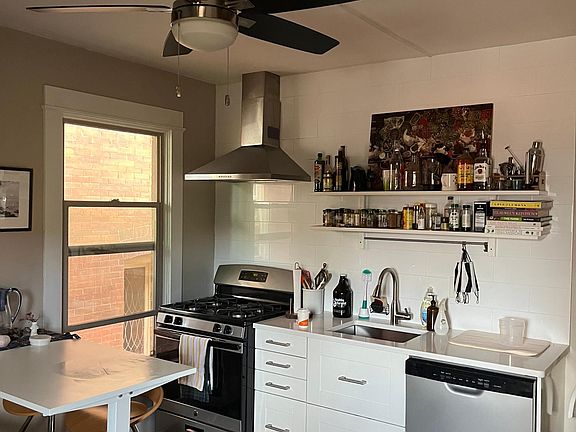 2nd image of 101 N Logan St APT 2
