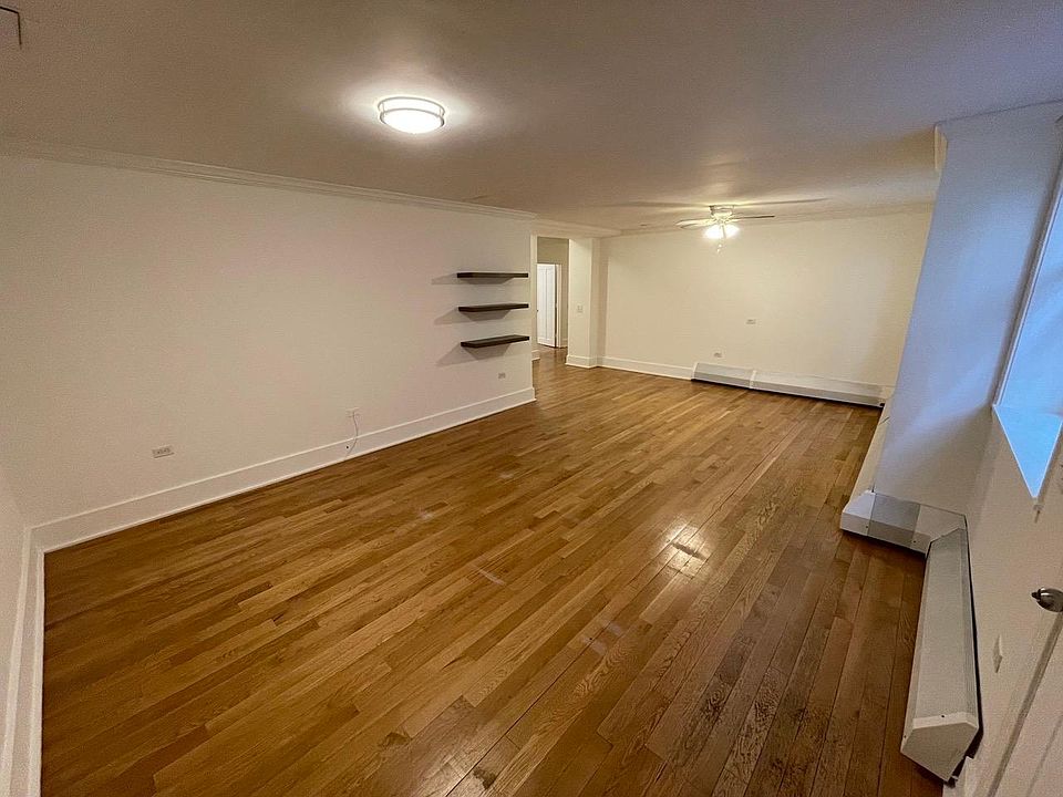 1st image of 4522 N Malden St #105