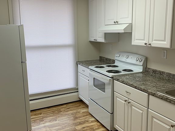 4th image of 113 S Main St #B