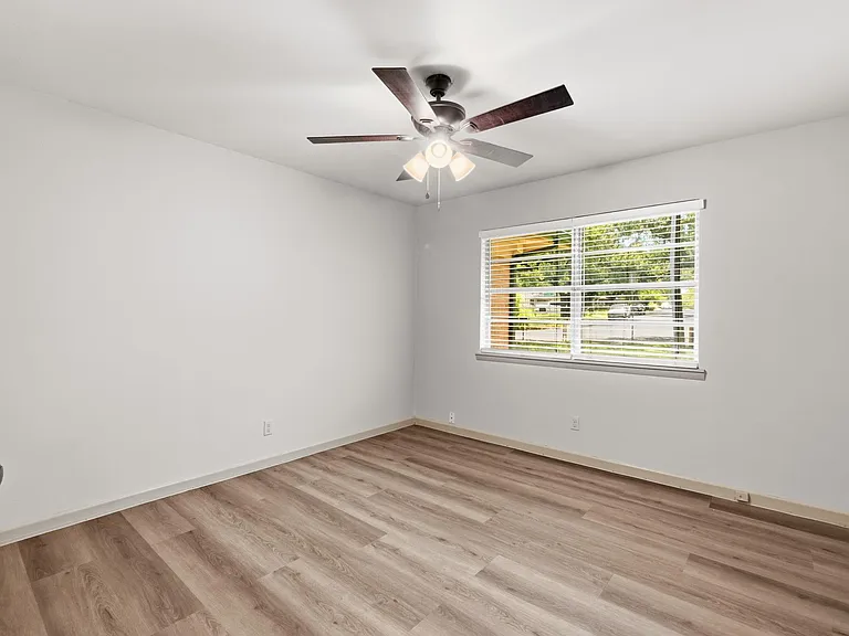 2414 Havenside Dr — Photo 18