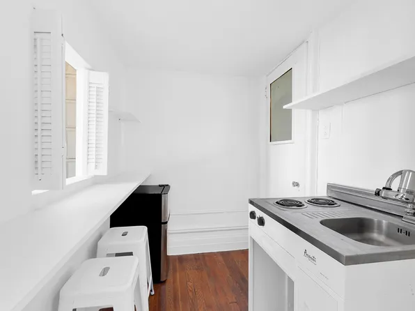 140 West 69th Street image 4 of 6