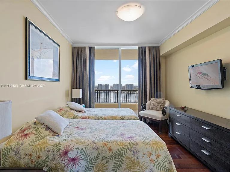 17875 Collins Ave #2903 — Photo 28