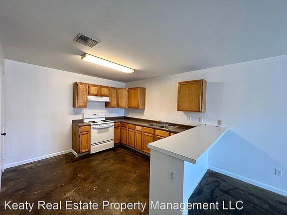 4th image of 424 Vieux Orleans Cir APT B
