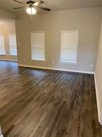 39060 Fairfield Dr — Photo 3