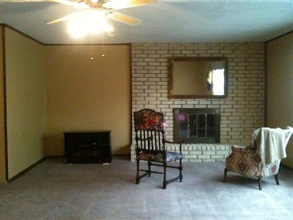 4th image of 3307 Tanglewood Dr