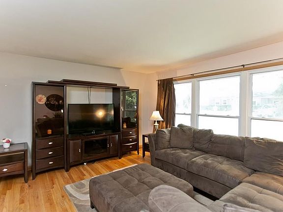 5th image of 617 Grant Wood Dr SE
