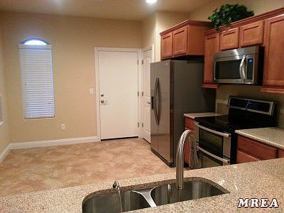 Eat in Kitchen With Granite Countertops