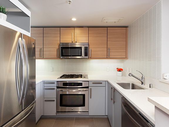 3rd image of 555 4th St Unit 847