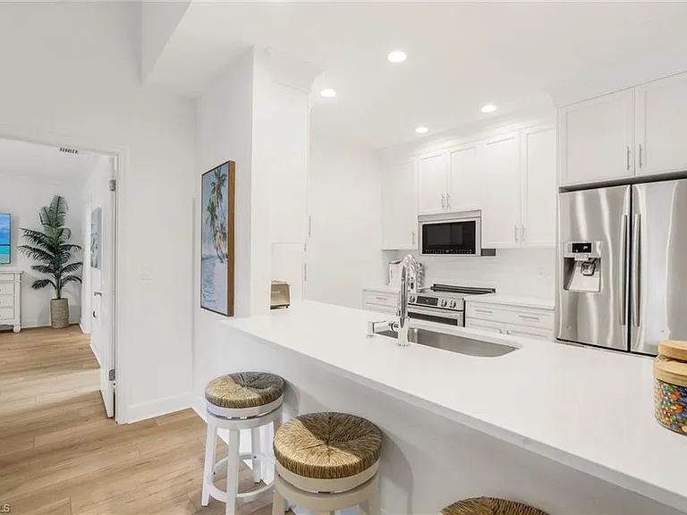 790 Willowbrook Dr #305 — Photo 6