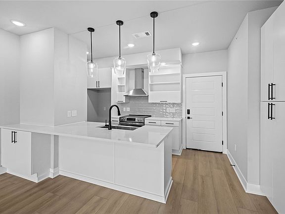 3rd image of 3319 SE Mp Pkwy #202