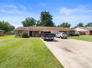 207 David Dr, Sikeston, MO 63801
