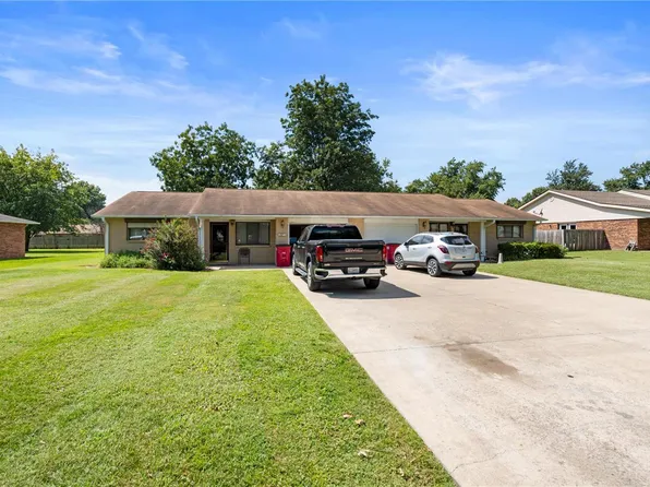 207 David Dr, Sikeston, MO 63801