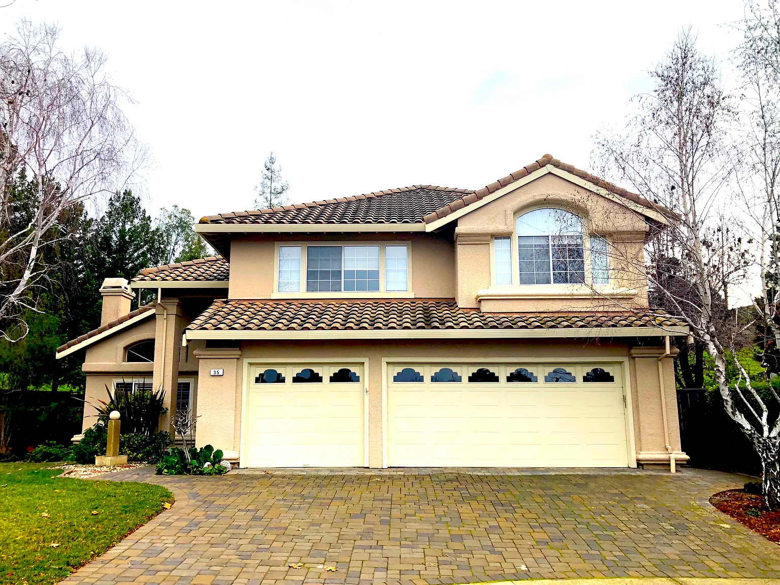 35 Viewpoint Ct photo 1