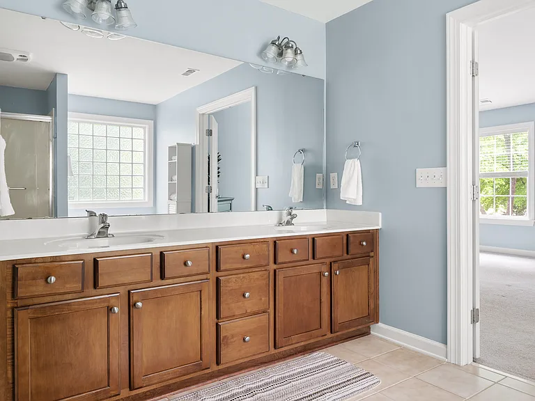 511 E Hatterleigh Ave — Photo 23