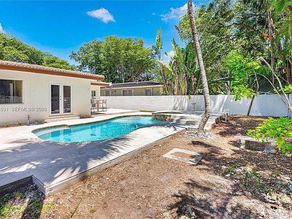4th image of 5310 SW 72nd St