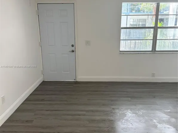 1230 NE 139th St APT 303, North Miami, FL 33161