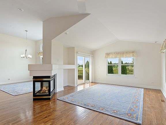 5th image of 3065 Farmington Dr