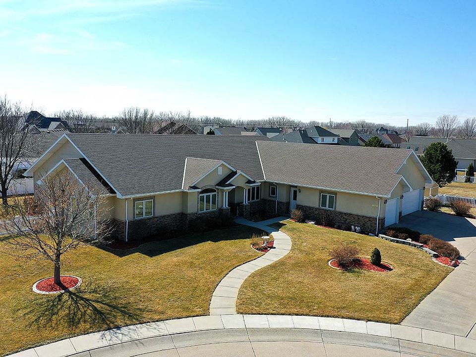 1st image of 614 Sequoia Ct