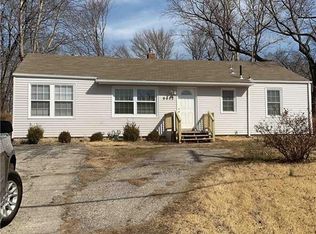 9922 E 38th Ter, Kansas City, MO 64133