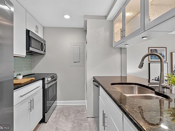 4th image of 1810 Kalorama Rd NW APT B1