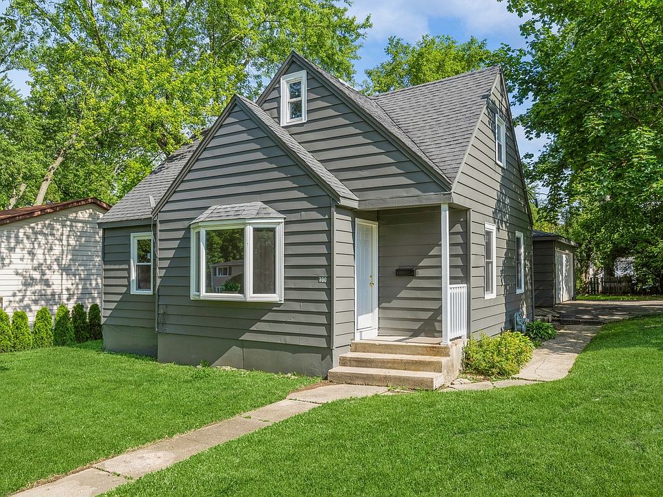 1st image of 700 N Cedarwood Cir