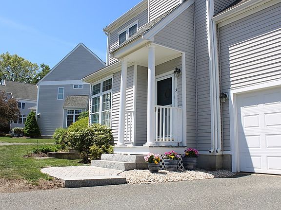 2nd image of 3 New Mill Pl #20
