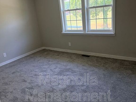 5th image of 226 Oak St APT E