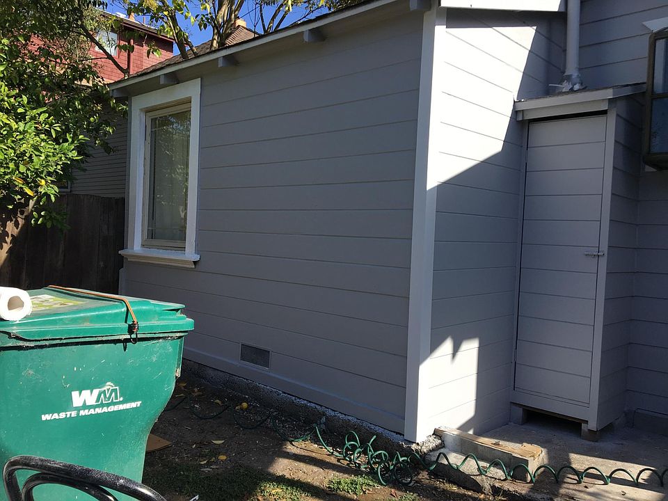 2nd image of 674 Fairview St
