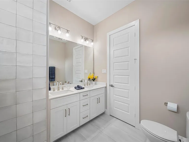 303 Queen Sude Ln — Photo 10