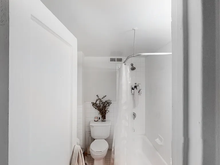 50 W 72nd St #303 — Photo 8