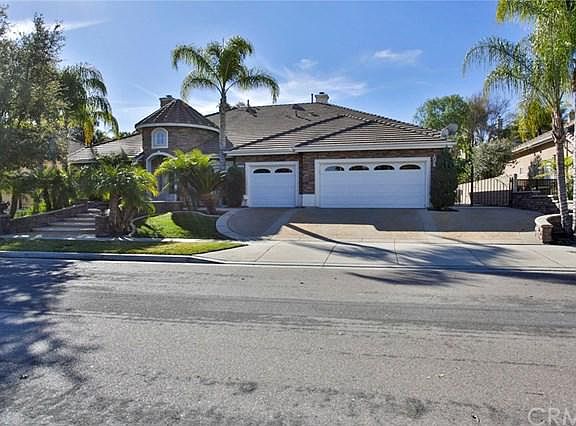 2nd image of 1036 La Vaughn Cir