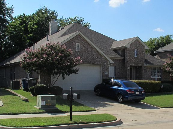 2nd image of 907 Wooded Creek Ave