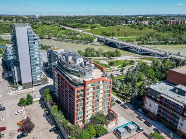 205 E Riverfront Ave SW #902, Calgary, AB T2P 5K4