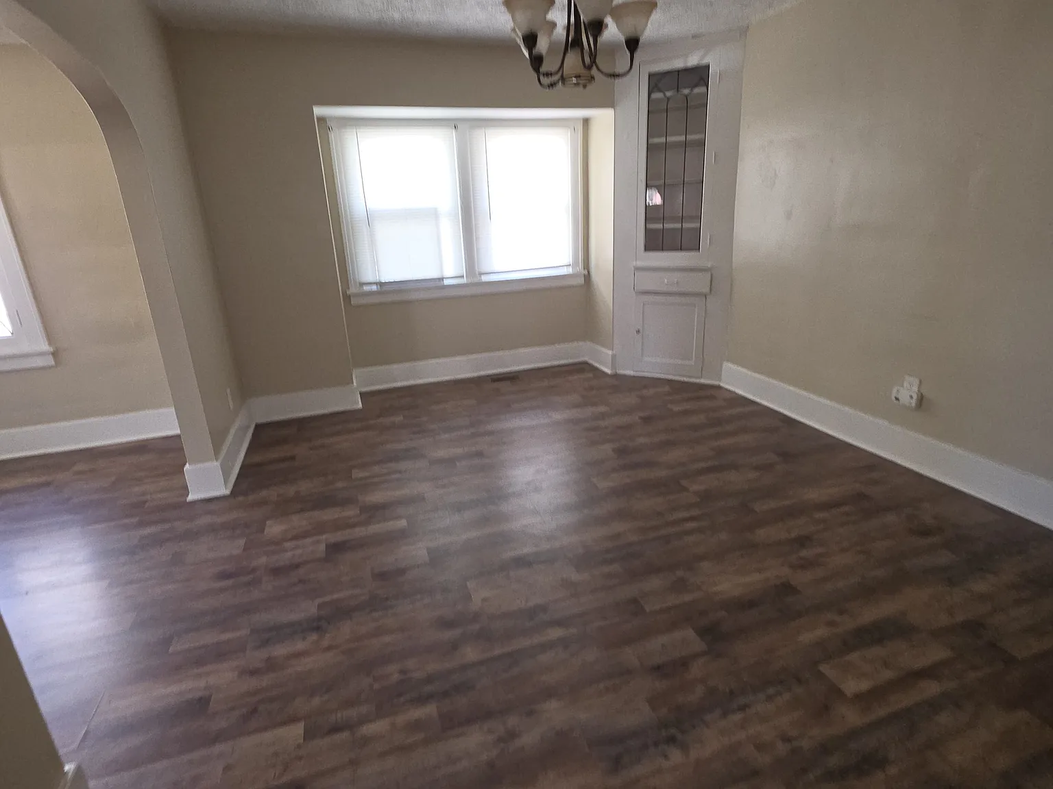 3 bed, 1190 sqft, $1,400 — Photo 2