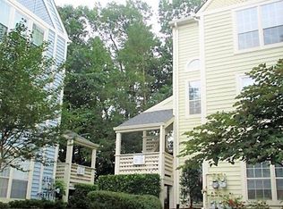 7741 Willow Point Dr, Falls Church, VA 22042