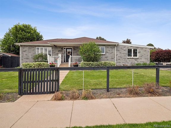 2nd image of 2945 E 26th Avenue Parkway