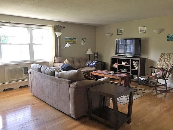 3rd image of 9 Tara Dr Unit 7