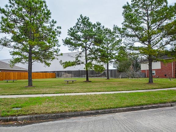 2nd image of 9227 Willow Crossing Dr
