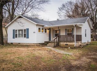 111 N Summit St, Prairie Grove, AR 72753
