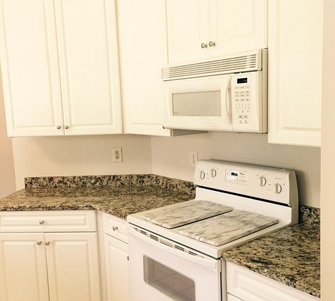 4th image of 410 W Abington Way