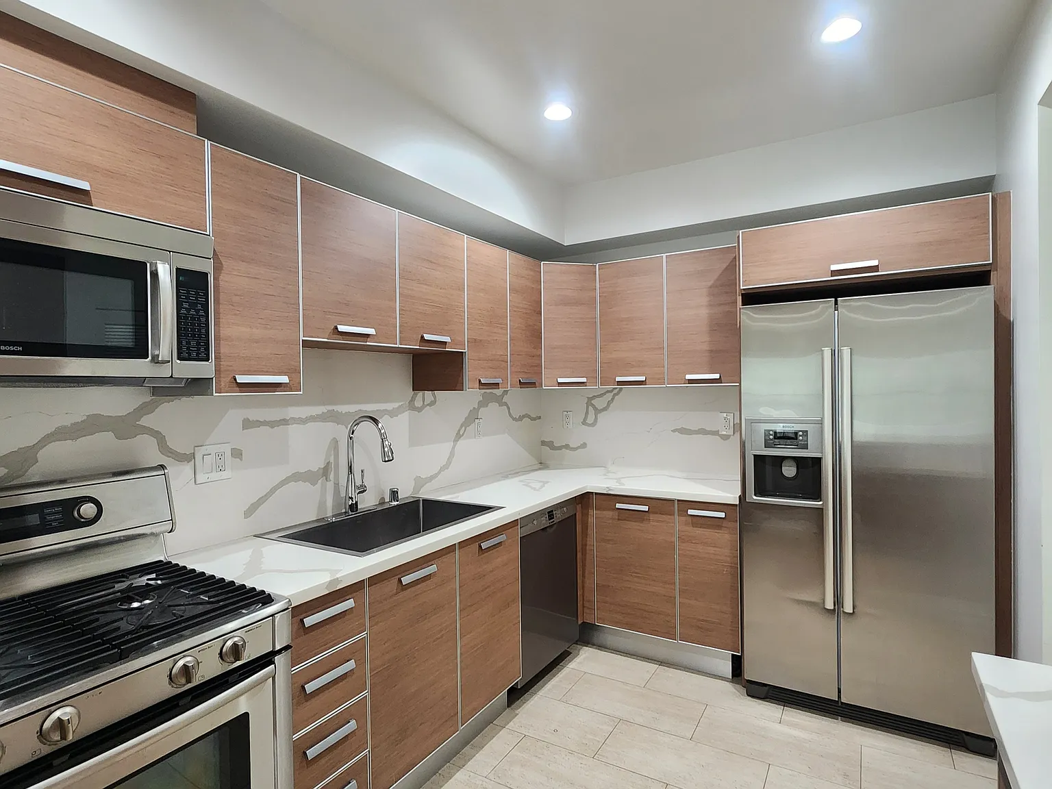 2 bed, 1350 sqft, $4,345 — Photo 4