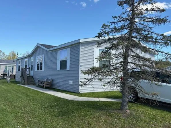 58152 Meadow Creek Blvd, Lenox, MI 48048