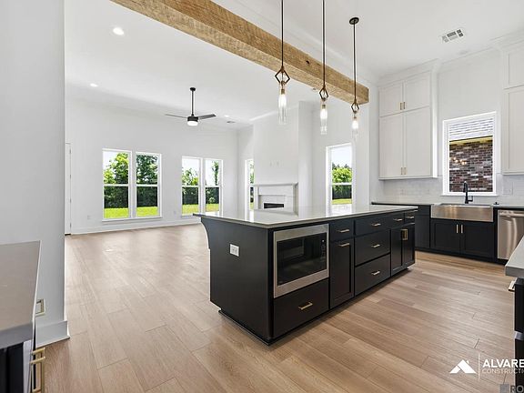5th image of 9933 Oak Colony Dr