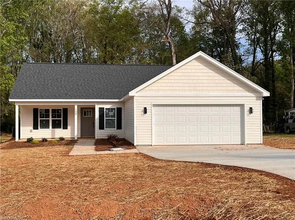 134 Hewes St, Winston Salem, NC 27103