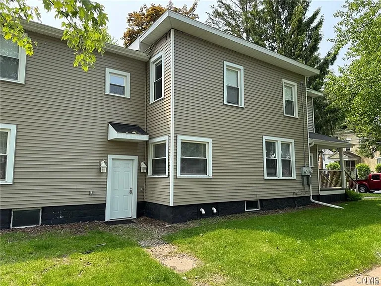 61 1/2 Downer St #61 — Photo 8