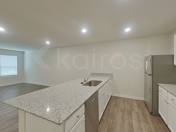 5th image of 332 Ironwood Ct