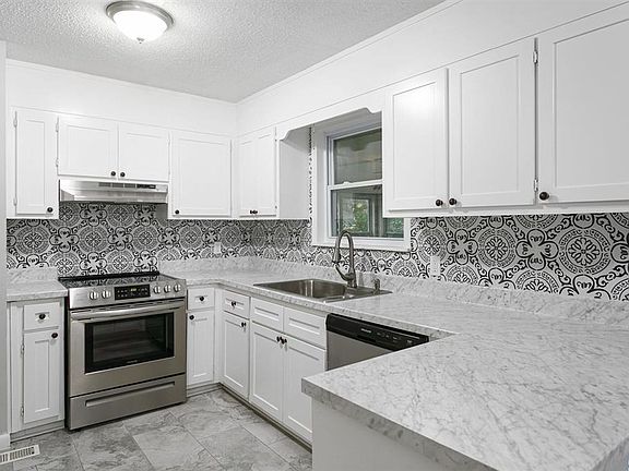 4th image of 3623 S Westdale Ct SW