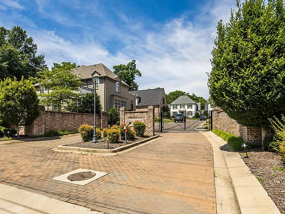 2nd image of 4900 Grosvenor Hill Cv