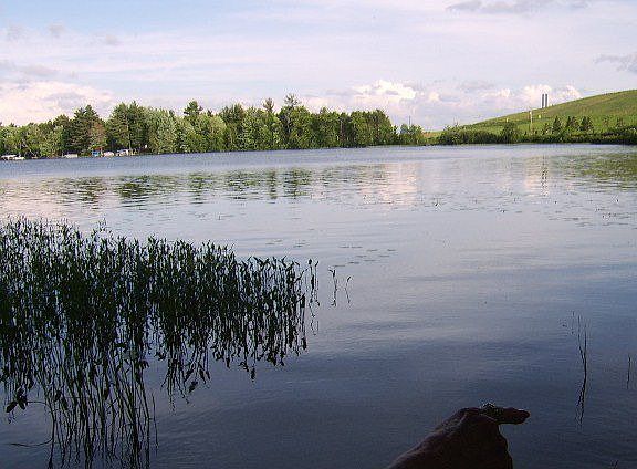 Completely level frontage to lake.